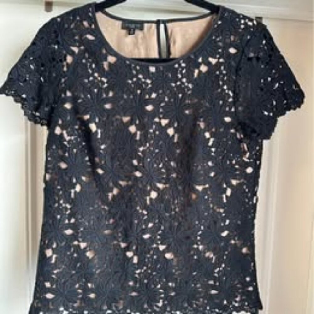 Talbots Petite Lace Overlay Crochet Scalloped Blouse Black/Tan Size 4 Petite